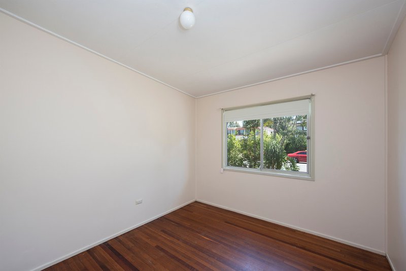 Photo - 6 Oakland Avenue, Woodridge QLD 4114 - Image 5