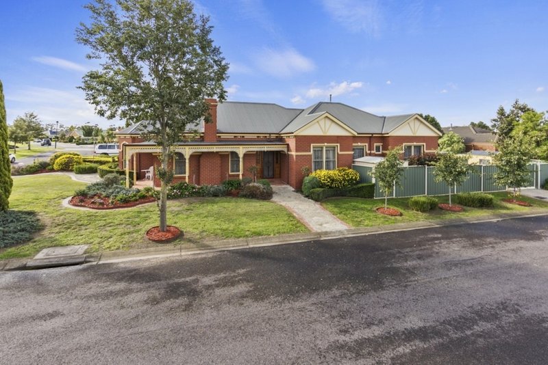 Photo - 6 Oaktree Avenue, Wyndham Vale VIC 3024 - Image 19