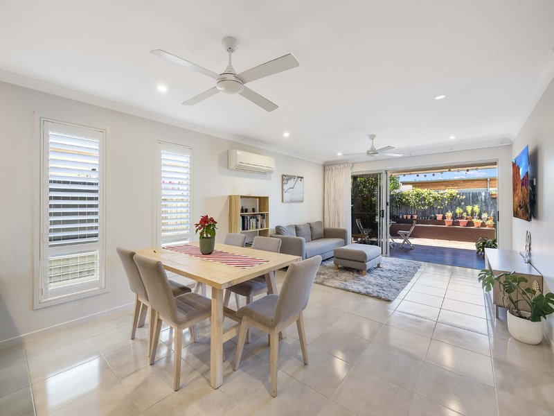 Photo - 6 Ochre Crescent, Caloundra West QLD 4551 - Image 4