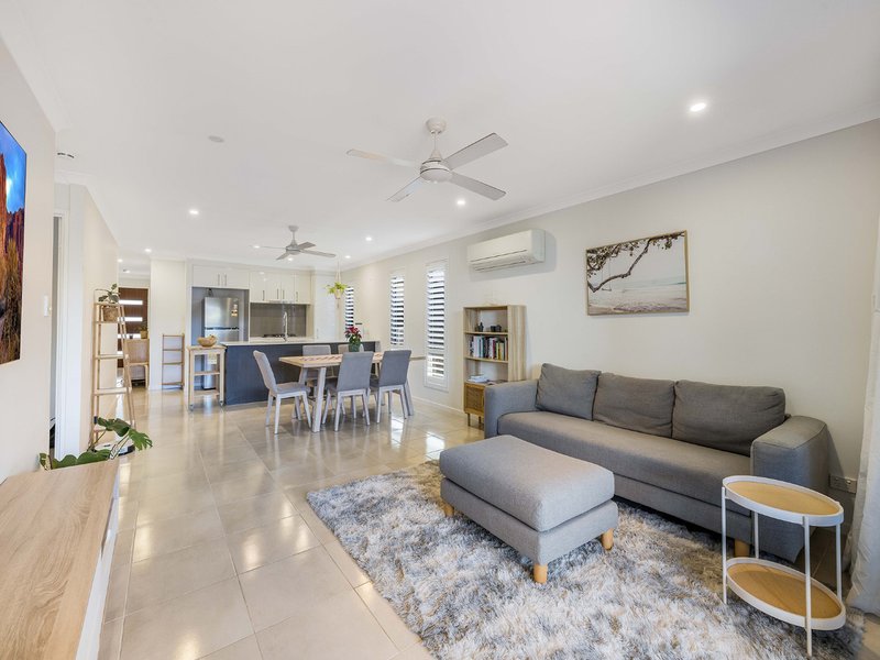 Photo - 6 Ochre Crescent, Caloundra West QLD 4551 - Image 5