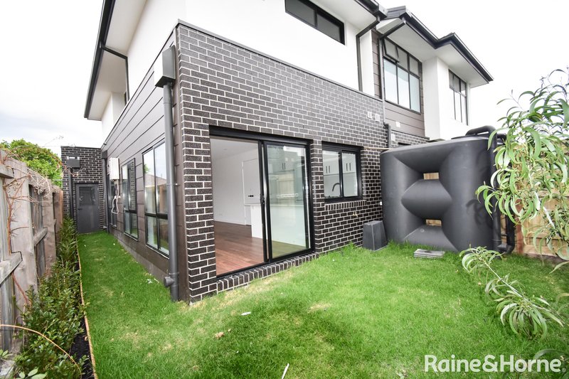 Photo - 6 or 7/33 Hillcrest Grove, Springvale VIC 3171 - Image 10