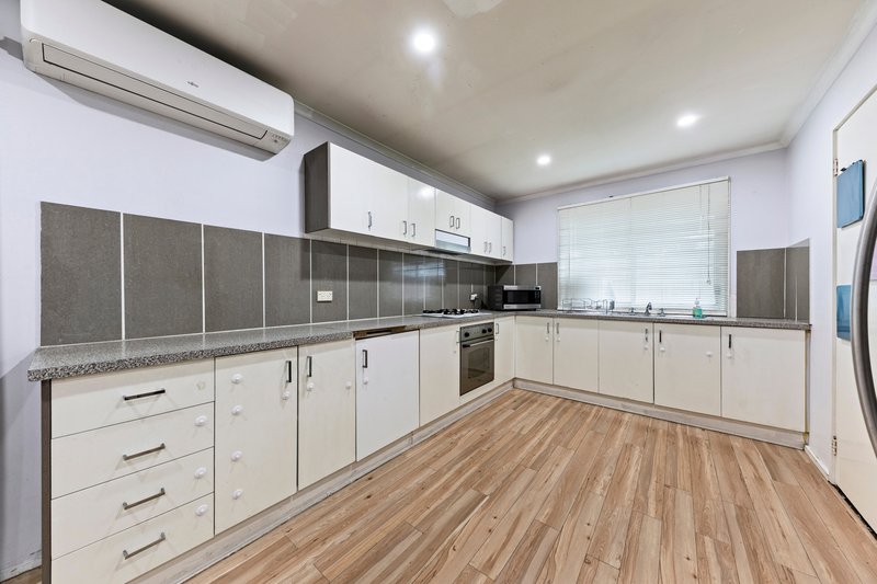 Photo - 6 Oregon Court, Narre Warren South VIC 3805 - Image 7