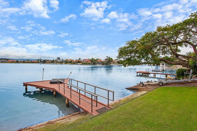 Photo - 6 Oriana Drive, Mermaid Waters QLD 4218 - Image 3