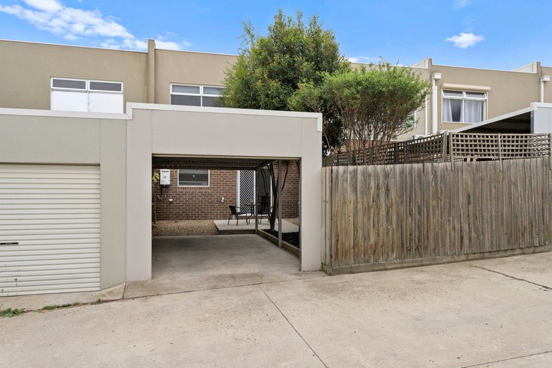 Photo - 6 Oriano Street, Epping VIC 3076 - Image 9