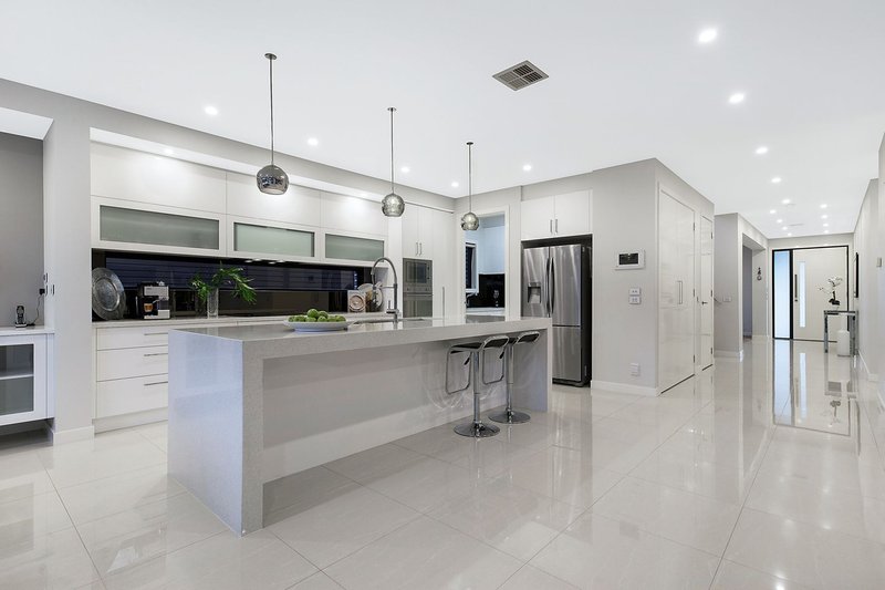 Photo - 6 Orlando Crescent, Keysborough VIC 3173 - Image 6