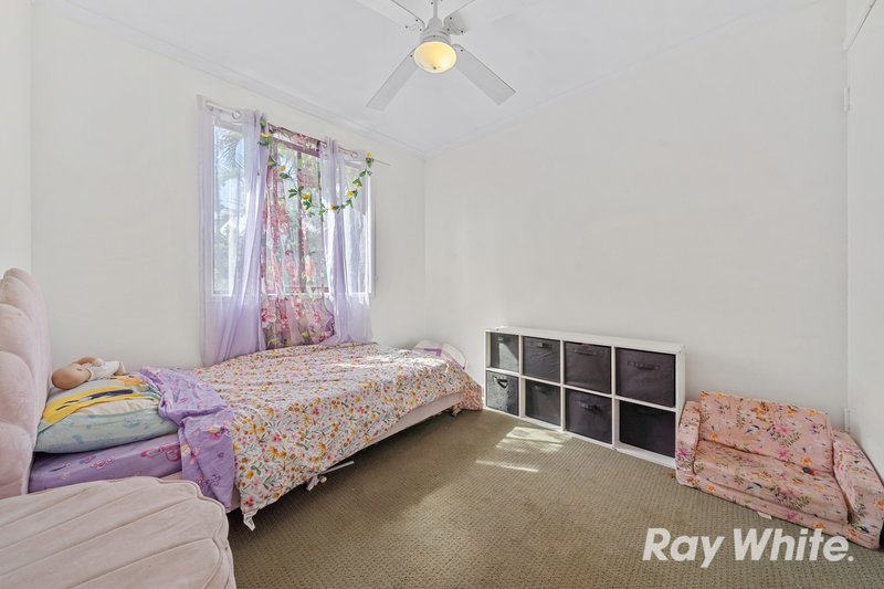 Photo - 6 Orm Court, Marsden QLD 4132 - Image 6