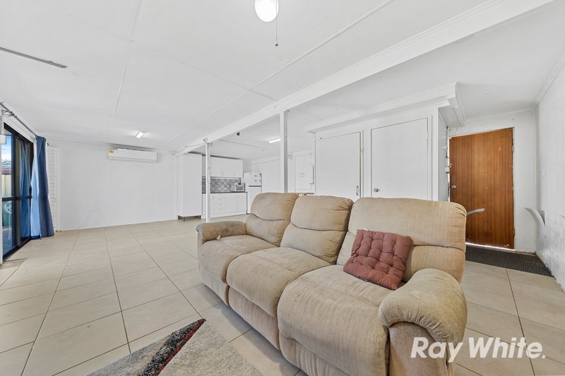 Photo - 6 Orm Court, Marsden QLD 4132 - Image 11