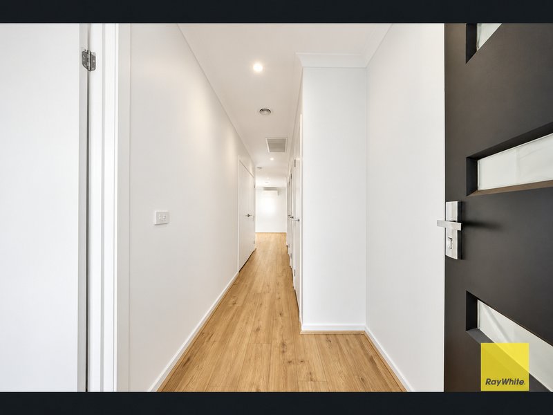 Photo - 6 Ostic Way, Tarneit VIC 3029 - Image 2