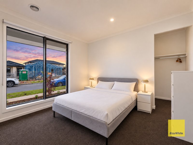 Photo - 6 Ostic Way, Tarneit VIC 3029 - Image 3