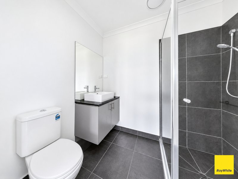 Photo - 6 Ostic Way, Tarneit VIC 3029 - Image 4
