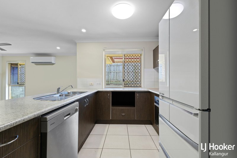 Photo - 6 Outlook Court, Kallangur QLD 4503 - Image 2