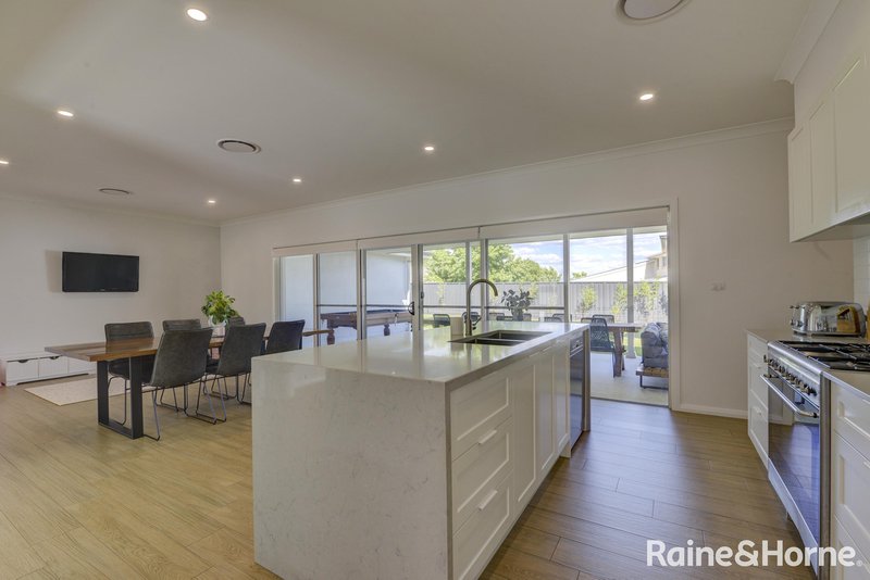 Photo - 6 Overlanders Way, Tamworth NSW 2340 - Image 3