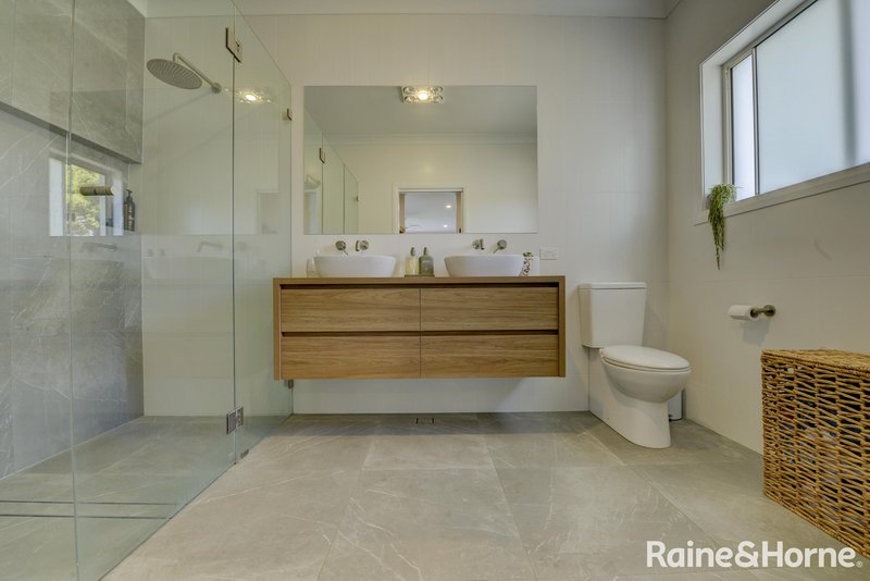 Photo - 6 Overlanders Way, Tamworth NSW 2340 - Image 11
