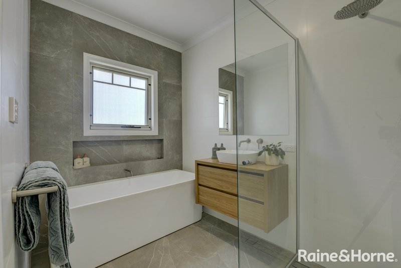 Photo - 6 Overlanders Way, Tamworth NSW 2340 - Image 15