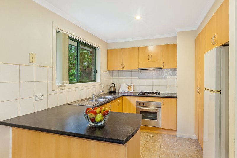 Photo - 6 Pace Circuit, South Morang VIC 3752 - Image 2