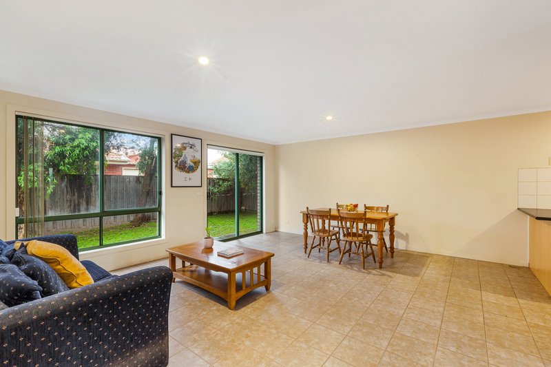 Photo - 6 Pace Circuit, South Morang VIC 3752 - Image 4