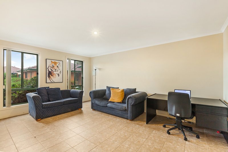 Photo - 6 Pace Circuit, South Morang VIC 3752 - Image 5