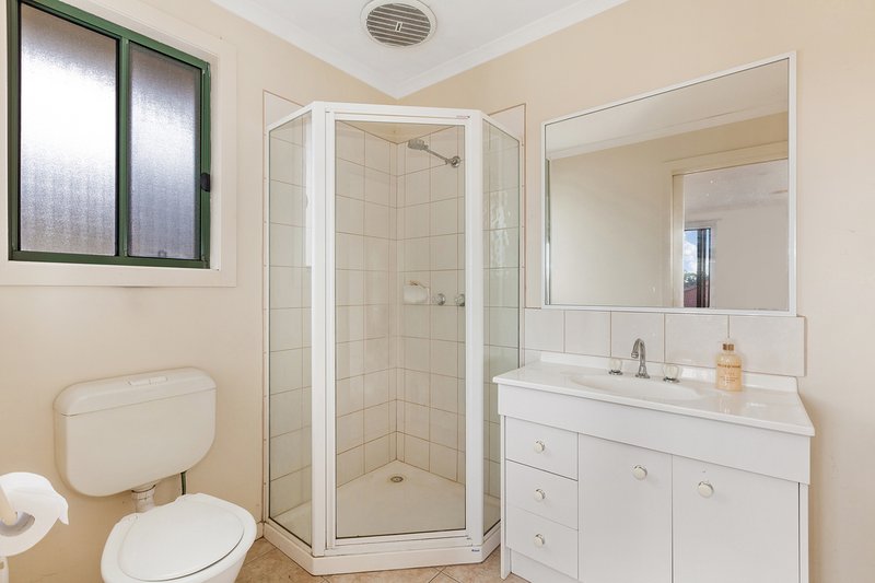 Photo - 6 Pace Circuit, South Morang VIC 3752 - Image 7