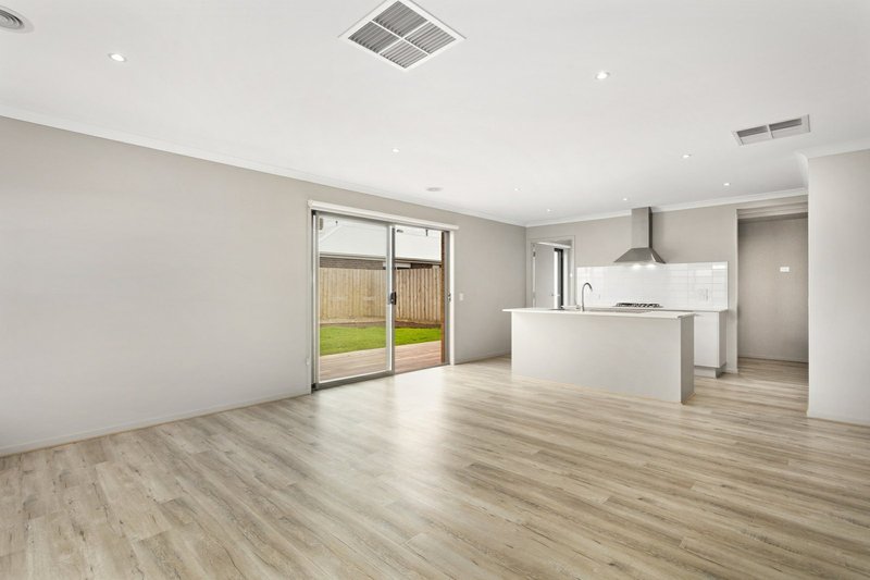 Photo - 6 Palace Road, St Leonards VIC 3223 - Image 2