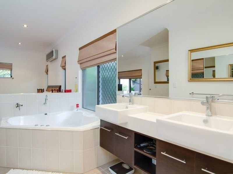 Photo - 6 Pambula Close, Kewarra Beach QLD 4879 - Image 13