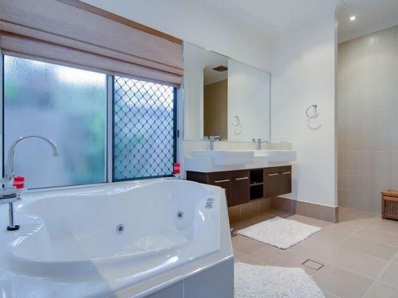 Photo - 6 Pambula Close, Kewarra Beach QLD 4879 - Image 14