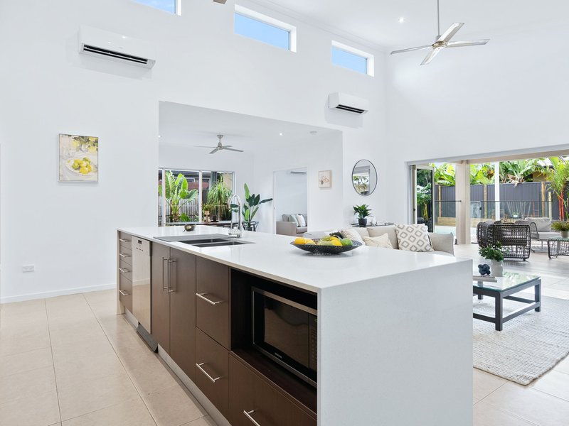 Photo - 6 Pambula Close, Kewarra Beach QLD 4879 - Image 6