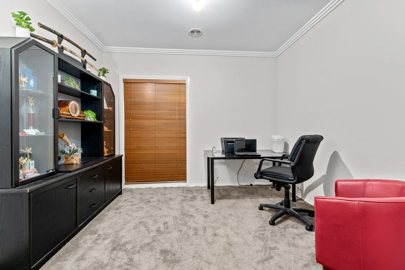 Photo - 6 Pardalote Close, South Morang VIC 3752 - Image 7