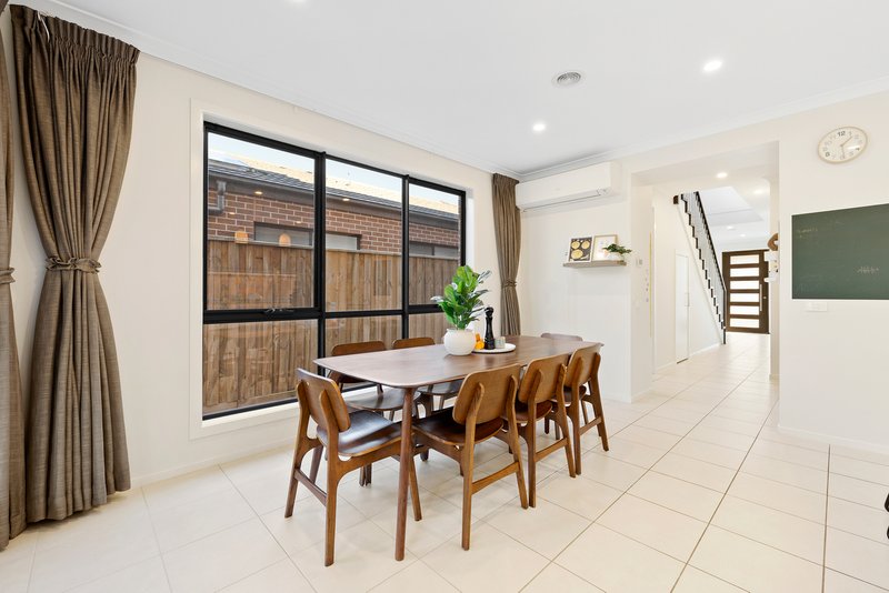 Photo - 6 Parkedge Drive, Wantirna South VIC 3152 - Image 5