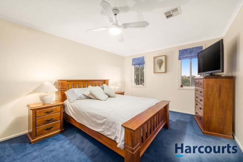 Photo - 6 Parkhaven Way, Knoxfield VIC 3180 - Image 5