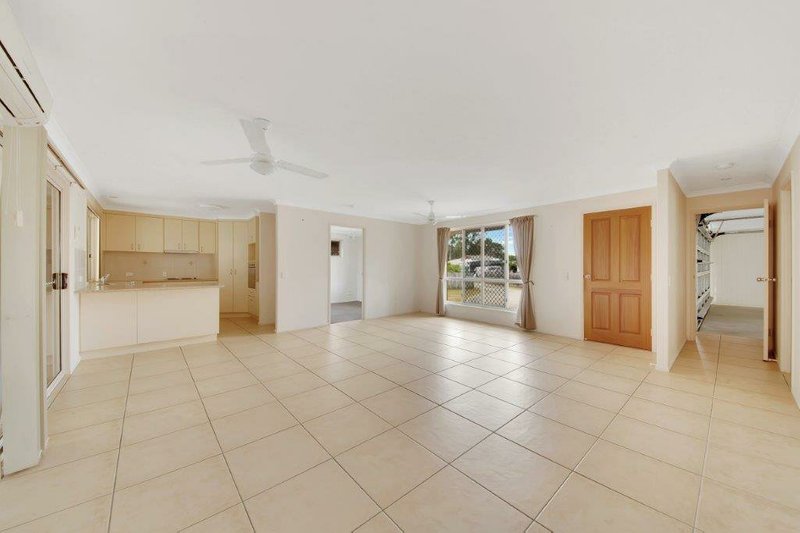 Photo - 6 Parsons Place, New Auckland QLD 4680 - Image 6