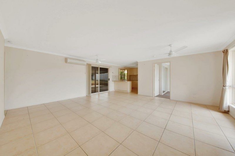 Photo - 6 Parsons Place, New Auckland QLD 4680 - Image 7