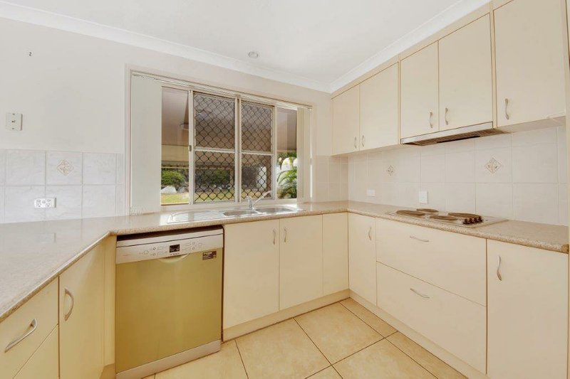 Photo - 6 Parsons Place, New Auckland QLD 4680 - Image 8