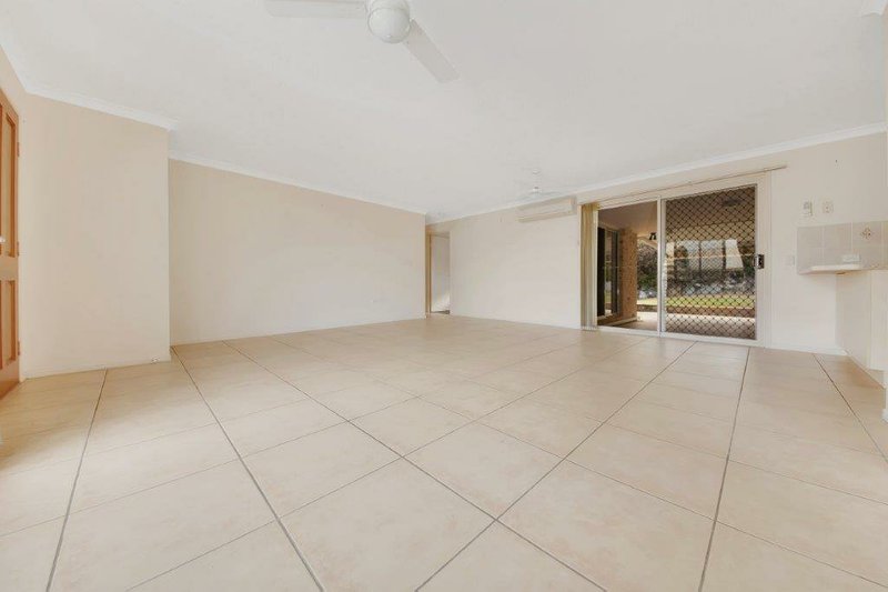 Photo - 6 Parsons Place, New Auckland QLD 4680 - Image 12