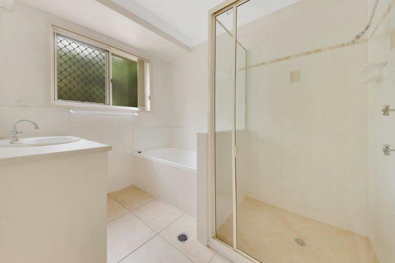 Photo - 6 Parsons Place, New Auckland QLD 4680 - Image 17