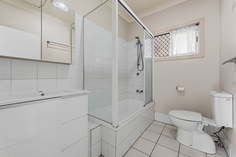 Photo - 6 Pechey Street, Chermside QLD 4032 - Image 3