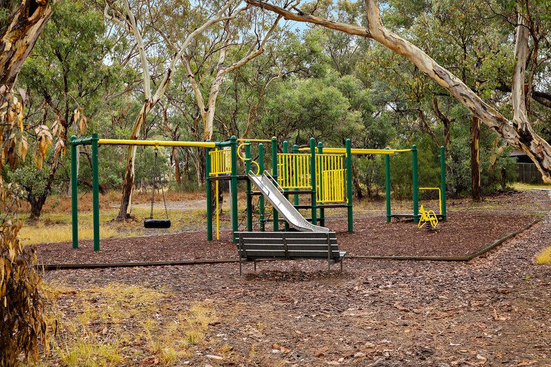 Photo - 6 Peeler Place, Gowrie ACT 2904 - Image 17