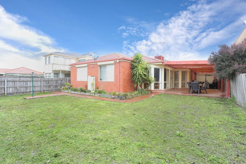 Photo - 6 Pegasus Court, Roxburgh Park VIC 3064 - Image 10