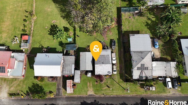 Photo - 6 Penda Street, Goondi Bend QLD 4860 - Image 4