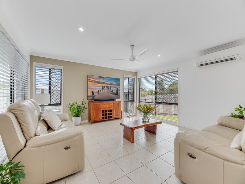 Photo - 6 Peony Circuit, Little Mountain QLD 4551 - Image 3