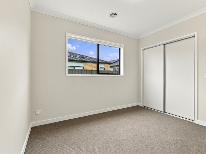 Photo - 6 Pepperidge Drive, Tarneit VIC 3029 - Image 13