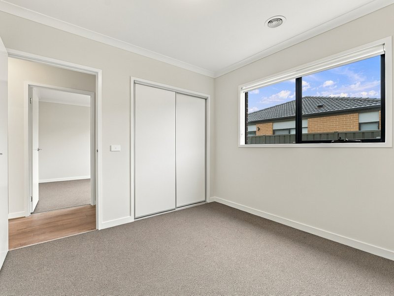 Photo - 6 Pepperidge Drive, Tarneit VIC 3029 - Image 14