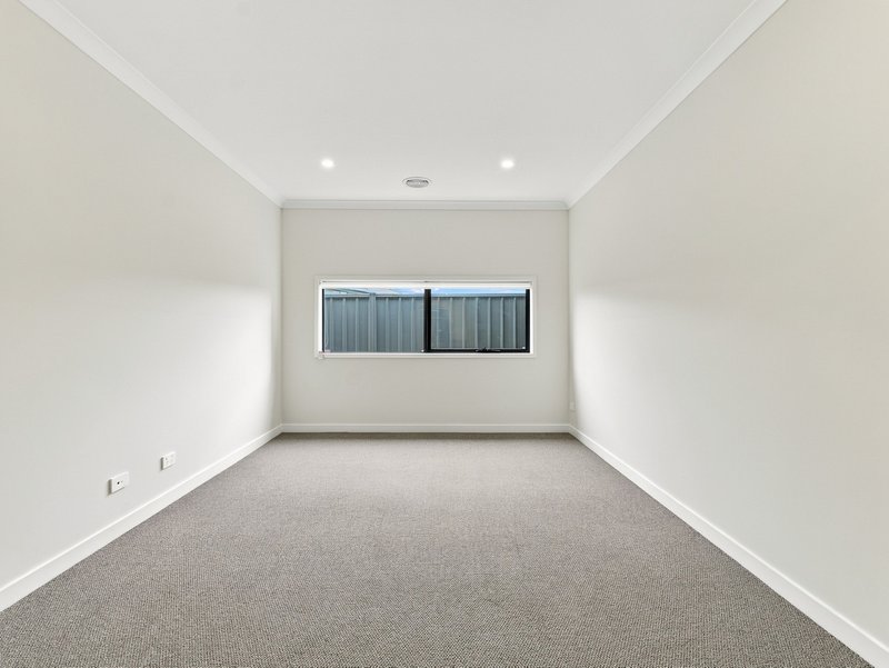 Photo - 6 Pepperidge Drive, Tarneit VIC 3029 - Image 15
