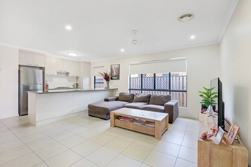 Photo - 6 Peppertree Crescent, Andergrove QLD 4740 - Image 4