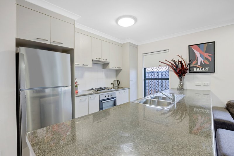 Photo - 6 Peppertree Crescent, Andergrove QLD 4740 - Image 3