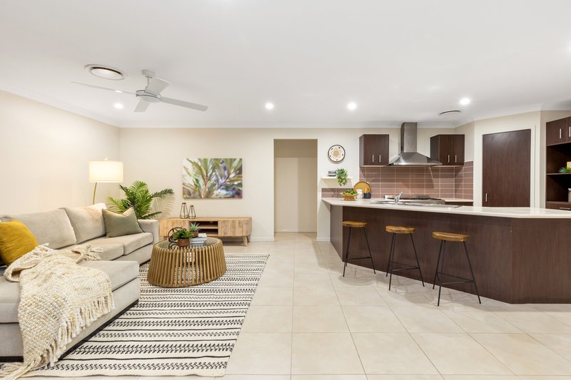 Photo - 6 Pickering Place, Upper Kedron QLD 4055 - Image 2