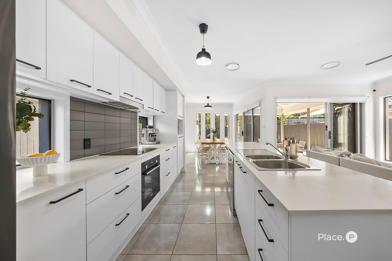Photo - 6 Pine Place, Upper Kedron QLD 4055 - Image 4