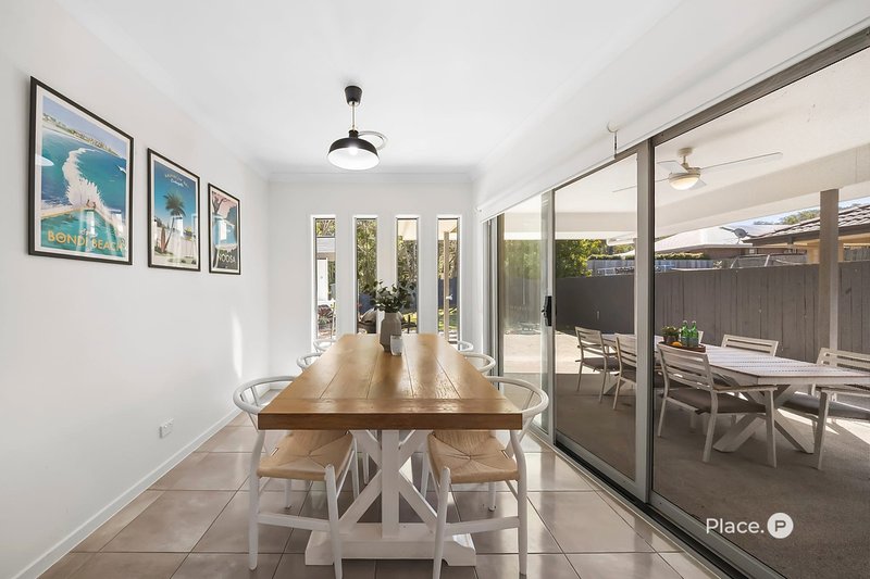 Photo - 6 Pine Place, Upper Kedron QLD 4055 - Image 5