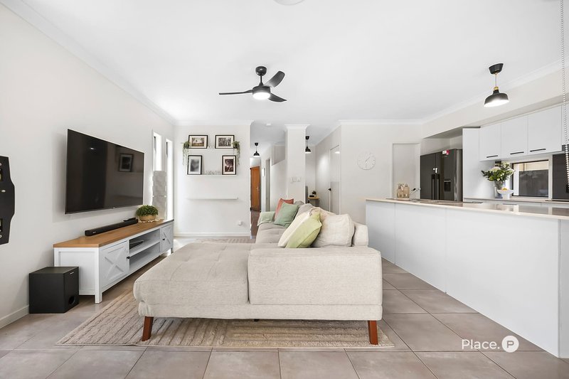 Photo - 6 Pine Place, Upper Kedron QLD 4055 - Image 7