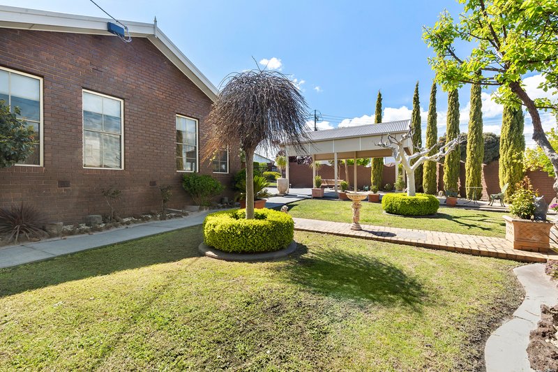 Photo - 6 Pinewood Drive, Thomastown VIC 3074 - Image 9