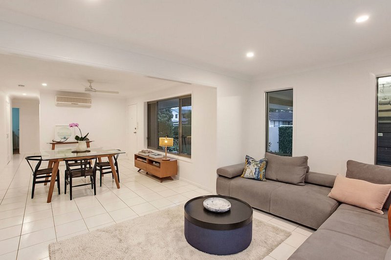 Photo - 6 Pitta Place, Burleigh Waters QLD 4220 - Image 6